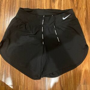 NWOT Nike Shorts Womens Medium Black Dri-Fit Breathable Running Gym Workout